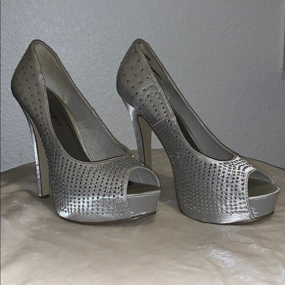 Peep Toe High heels - Picture 2 of 3